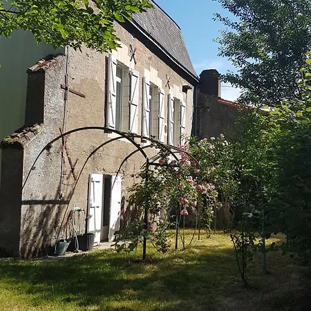 Lucriolla Guest house